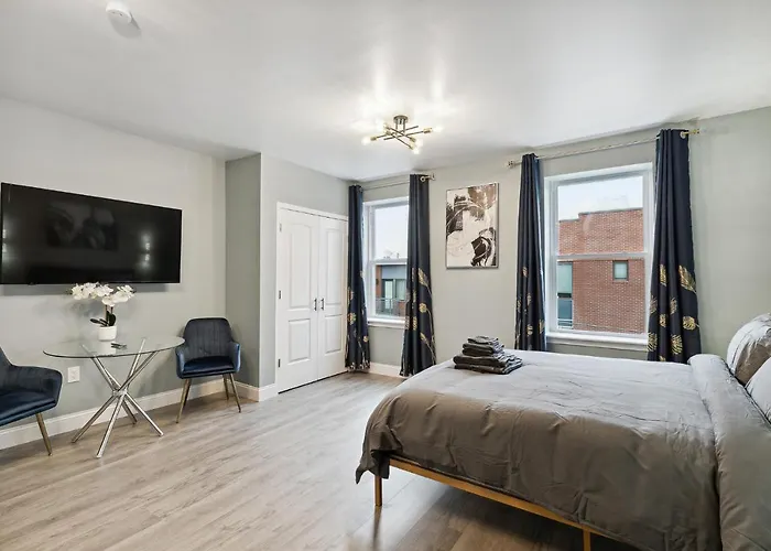 Stay At Luna On N 10Th St