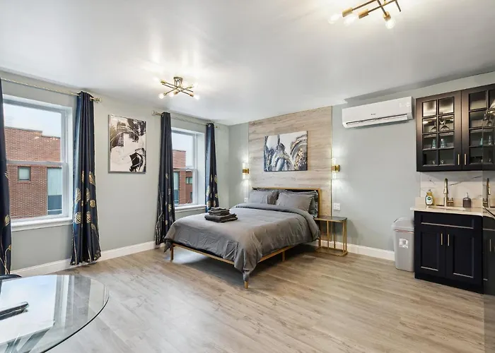 Stay At Luna On N 10Th St